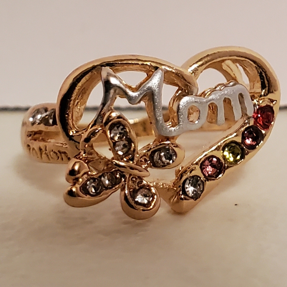 Zircon Diamond Elegant Ring for Mom's Size 7-New
